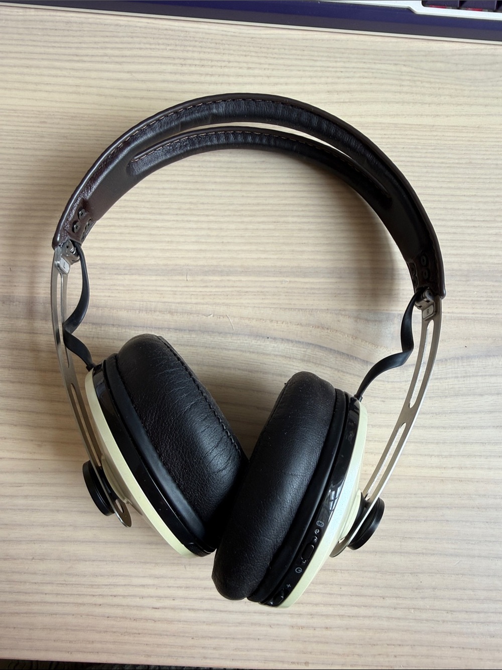 Wireless Over-Ear Headphones in Black and Cream - Sennheiser